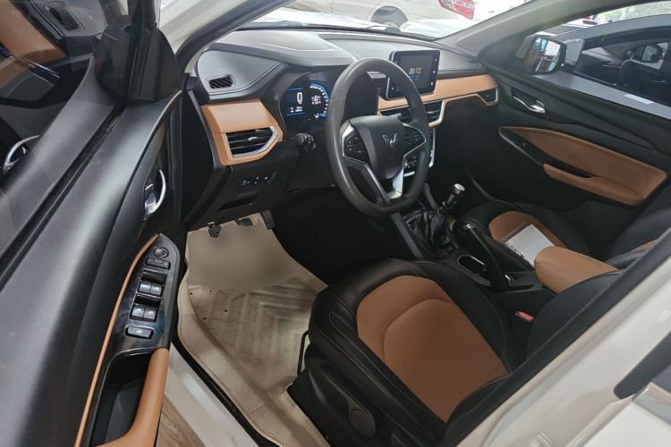 Used Wuling Hongguang S3 2018 1.5L Manual Luxury Model China V Standard Driver Seat