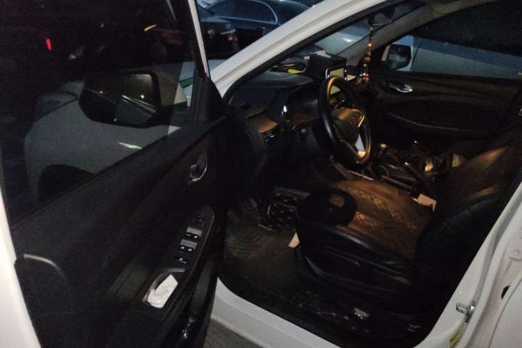 Used Wuling Hongguang S3 2018 1.5L Manual Comfort Model China V Standard Driver Seat