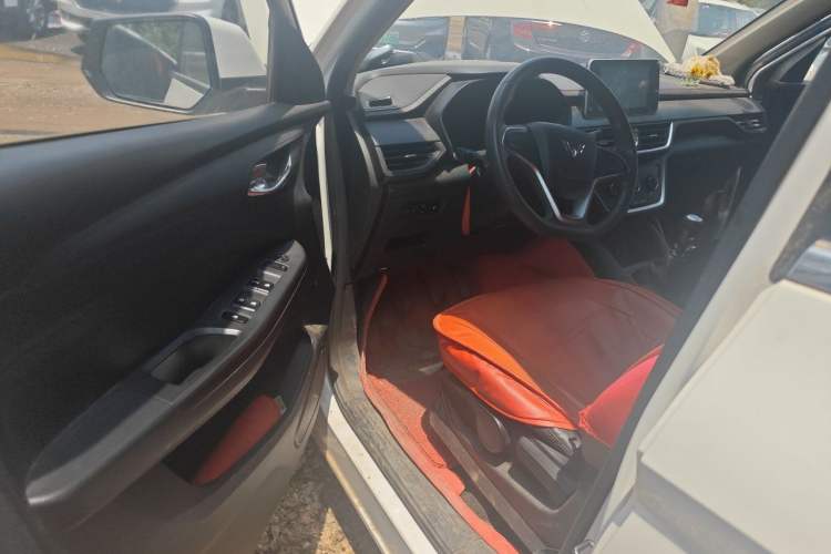 Used Wuling Hongguang S3 2018 1.5T Manual Comfort Model China V Standard Driver Seat