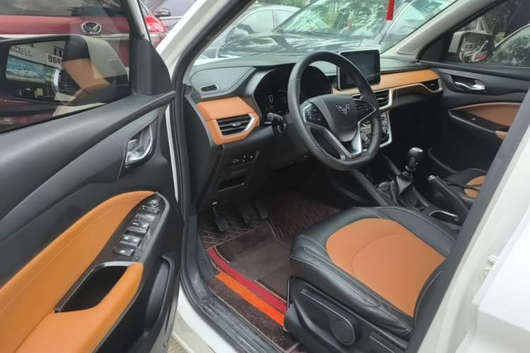 Used Wuling Hongguang S3 2018 1.5T Manual Luxury Model China V Standard Driver Seat