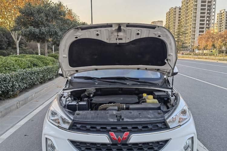 Used Wuling Hongguang S3 2018 1.5L Manual Luxury Model China V Standard Engine Bay