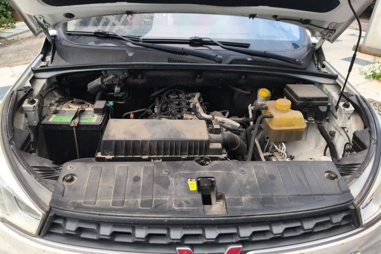 Used Wuling Hongguang S3 2018 1.5T Manual Comfort Model China V Standard Engine Bay