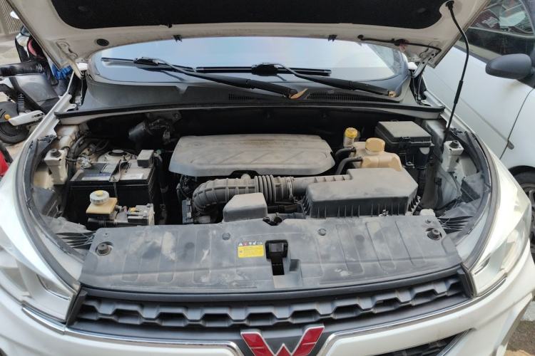 Used Wuling Hongguang S3 2018 1.5L Manual Luxury Model China V Standard Engine Bay