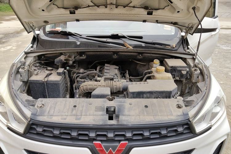 Used Wuling Hongguang S3 2018 1.5L Manual Standard Version China V Standard Engine Bay
