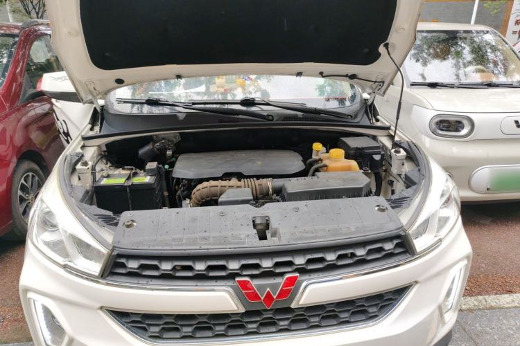 Used Wuling Hongguang S3 2018 1.5L Manual Luxury Model China V Standard Engine Bay