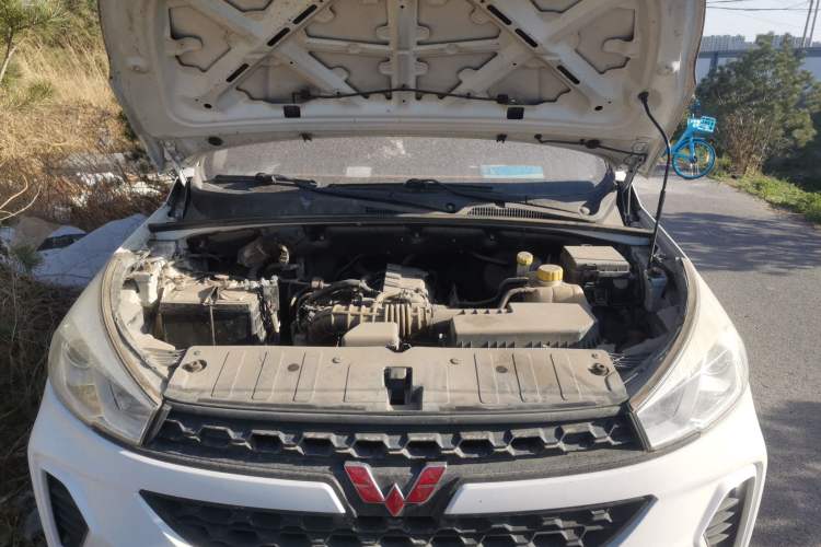 Used Wuling Hongguang S3 2018 1.5L Manual Standard Version China V Standard Engine Bay