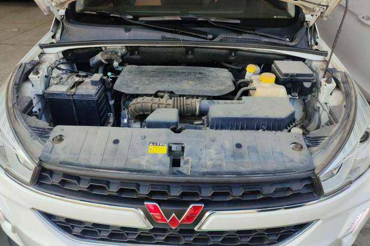 Used Wuling Hongguang S3 2018 1.5L Manual Luxury Model China V Standard Engine Bay
