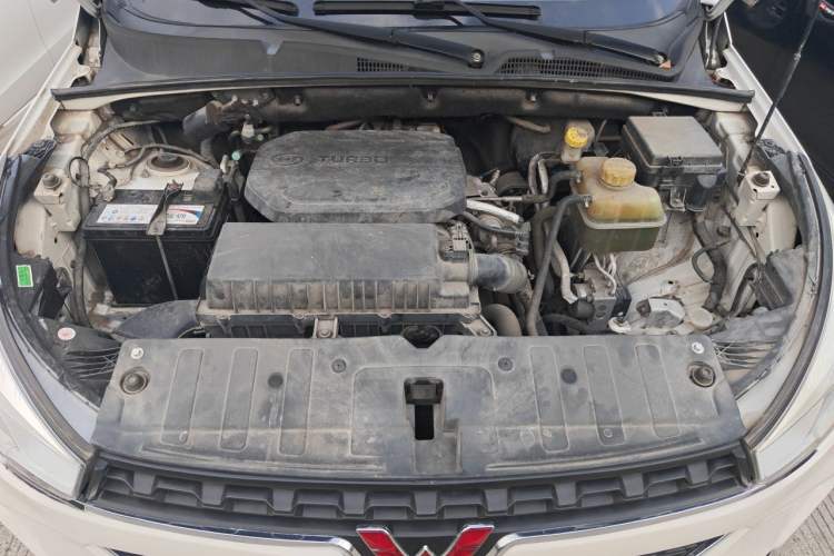 Used Wuling Hongguang S3 2018 1.5T Manual Luxury Model China V Standard Engine Bay