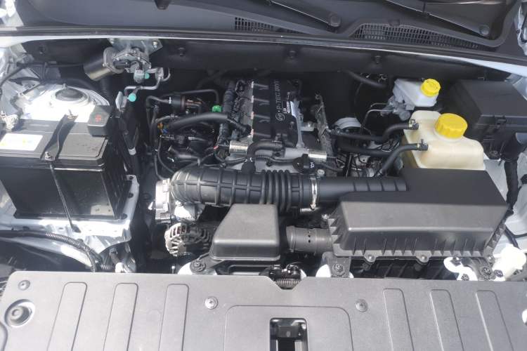 Used Wuling Hongguang S3 2018 1.5L Manual Comfort Model China V Standard Engine Bay