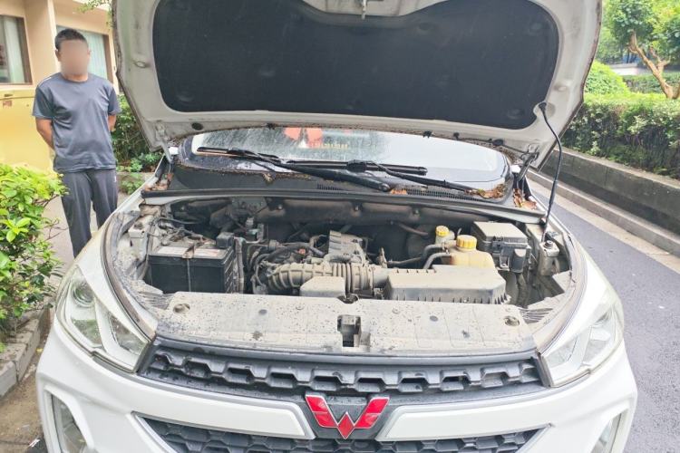 Used Wuling Hongguang S3 2018 1.5L Manual Comfort Model China V Standard Engine Bay