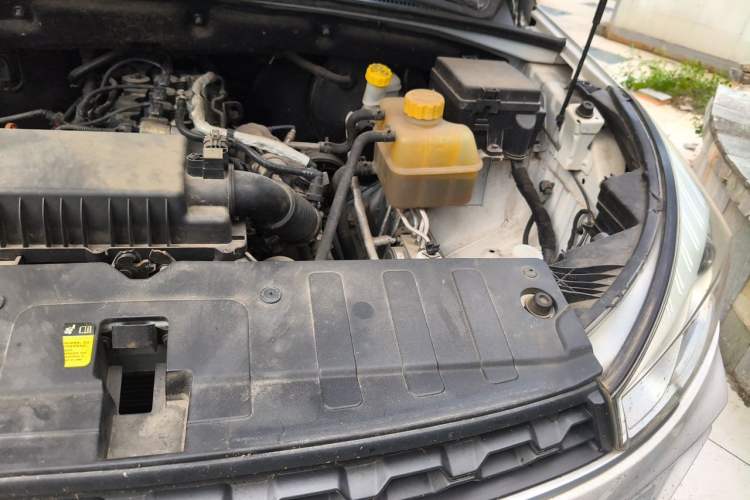 Used Wuling Hongguang S3 2018 1.5T Manual Comfort Model China V Standard Engine Bay Left