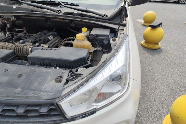 Used Wuling Hongguang S3 2018 1.5L Manual Standard Version China V Standard Engine Bay Left