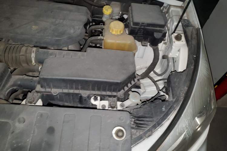 Used Wuling Hongguang S3 2018 1.5L Manual Luxury Model China V Standard Engine Bay Left