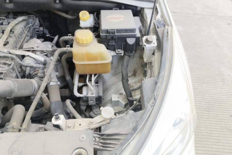 Used Wuling Hongguang S3 2018 1.5T Manual Comfort Model China V Standard Engine Bay Left