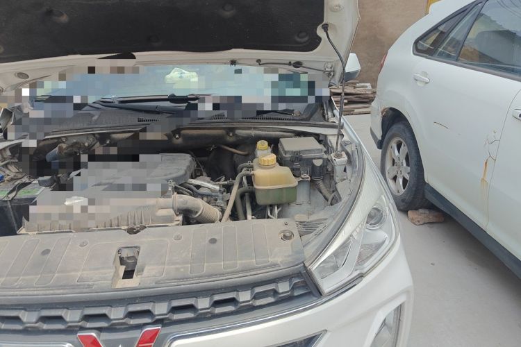 Used Wuling Hongguang S3 2018 1.5T Manual Luxury Model China V Standard Engine Bay Left