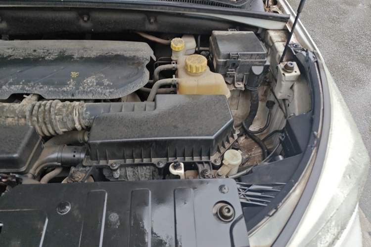 Used Wuling Hongguang S3 2018 1.5L Manual Luxury Model China V Standard Engine Bay Left