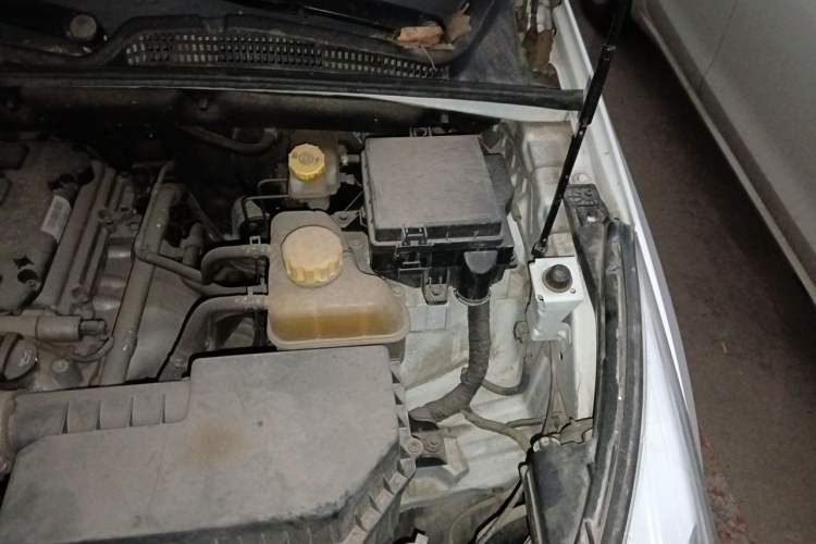 Used Wuling Hongguang S3 2018 1.5L Manual Comfort Model China V Standard Engine Bay Left