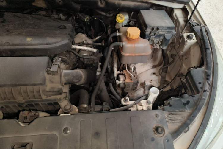 Used Wuling Hongguang S3 2018 1.5T Manual Luxury Model China V Standard Engine Bay Left