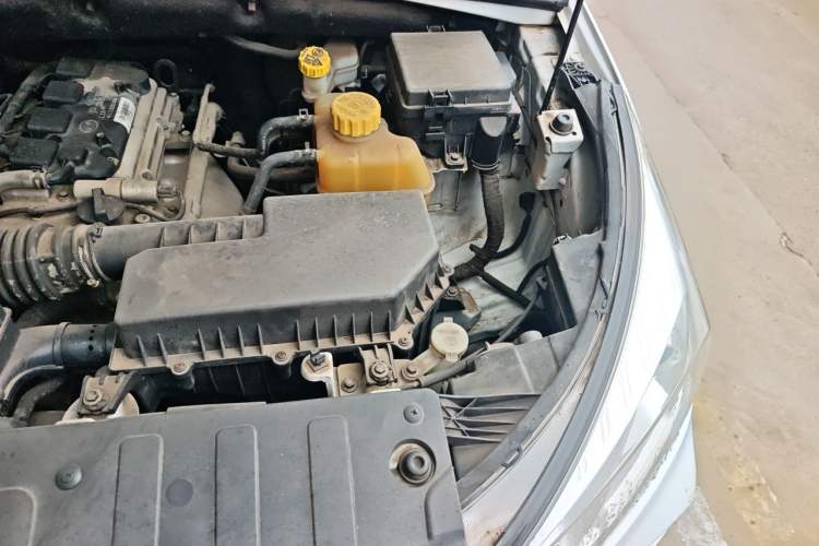 Used Wuling Hongguang S3 2018 1.5L Manual Comfort Model China V Standard Engine Bay Left