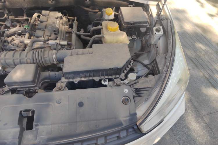 Used Wuling Hongguang S3 2018 1.5L Manual Standard Version China V Standard Engine Bay Left