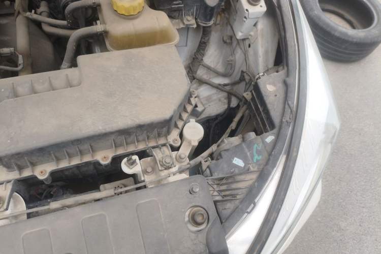 Used Wuling Hongguang S3 2018 1.5L Manual Comfort Model China V Standard Engine Bay Left