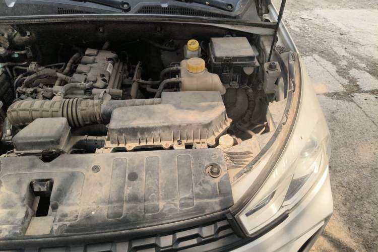 Used Wuling Hongguang S3 2018 1.5L Manual Standard Version China V Standard Engine Bay Left