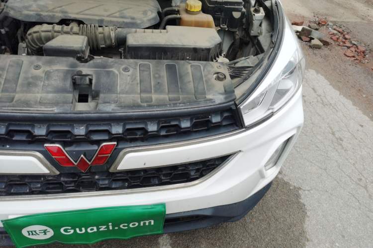 Used Wuling Hongguang S3 2018 1.5L Manual Comfort Model China V Standard Engine Bay Left
