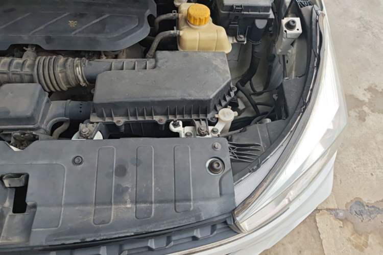 Used Wuling Hongguang S3 2018 1.5L Manual Luxury Model China V Standard Engine Bay Left