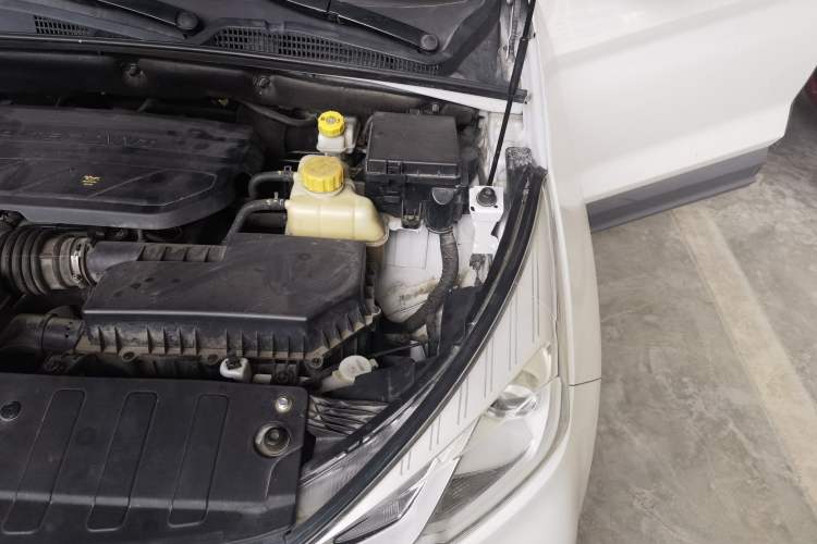 Used Wuling Hongguang S3 2018 1.5L Manual Luxury Model China V Standard Engine Bay Left
