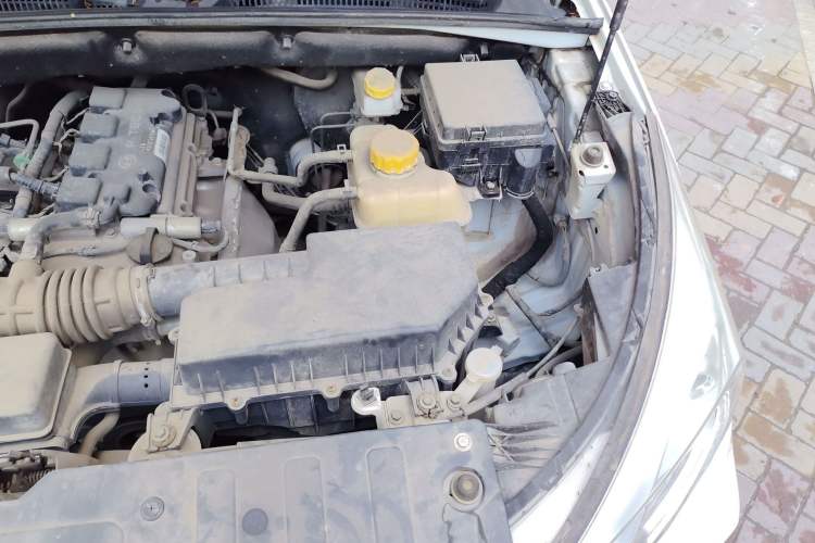 Used Wuling Hongguang S3 2018 1.5L Manual Comfort Model China V Standard Engine Bay Left