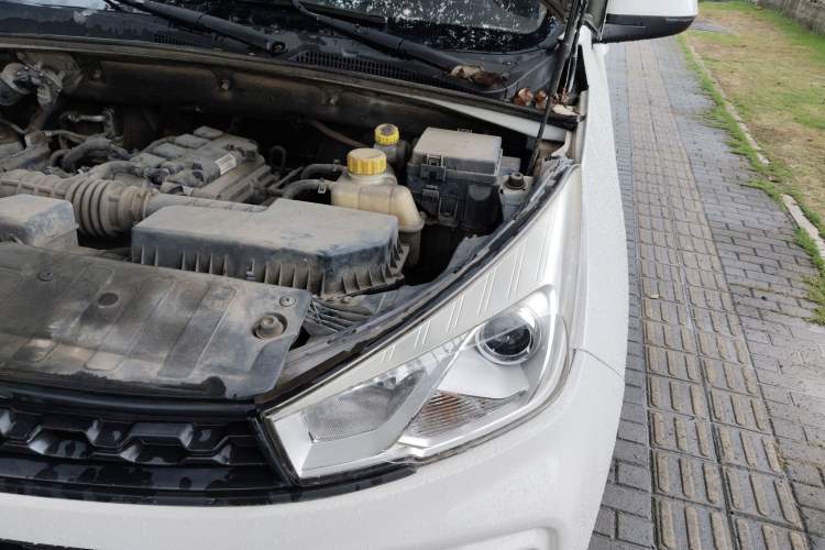 Used Wuling Hongguang S3 2018 1.5L Manual Standard Version China V Standard Engine Bay Left