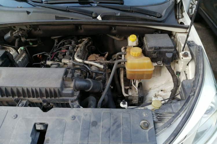 Used Wuling Hongguang S3 2018 1.5L Manual Standard Version China V Standard Engine Bay Left