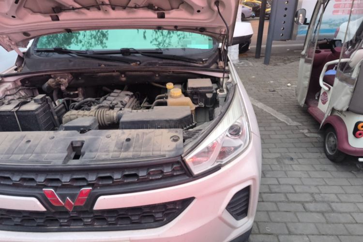 Used Wuling Hongguang S3 2018 1.5L Manual Standard Version China V Standard Engine Bay Left