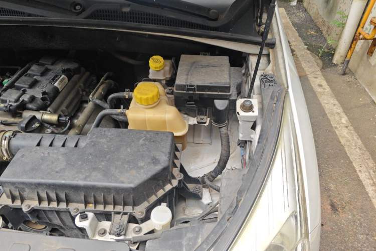Used Wuling Hongguang S3 2018 1.5L Manual Standard Version China V Standard Engine Bay Left