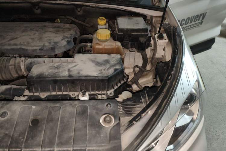 Used Wuling Hongguang S3 2018 1.5L Manual Luxury Model China V Standard Engine Bay Left