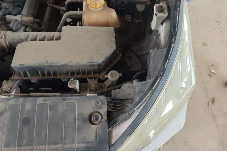 Used Wuling Hongguang S3 2018 1.5L Manual Standard Version China V Standard Engine Bay Left
