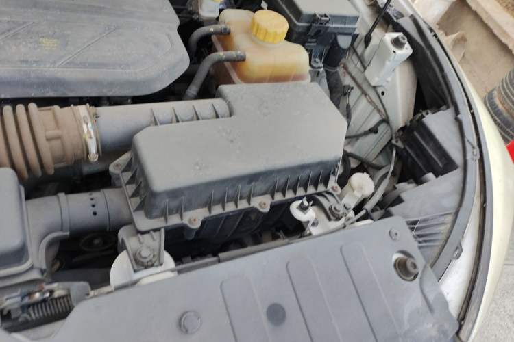 Used Wuling Hongguang S3 2018 1.5L Manual Luxury Model China V Standard Engine Bay Left