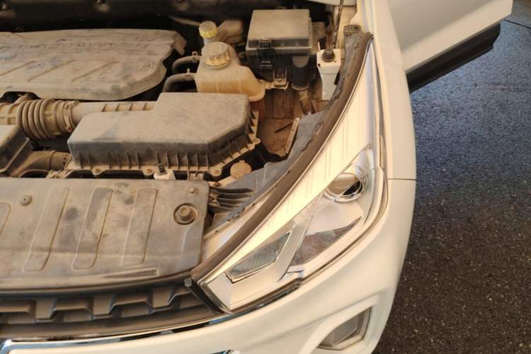Used Wuling Hongguang S3 2018 1.5L Manual Luxury Model China V Standard Engine Bay Left