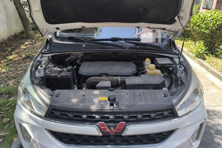 Used Wuling Hongguang S3 2018 1.5L Manual Luxury Model China V Standard Engine Bay