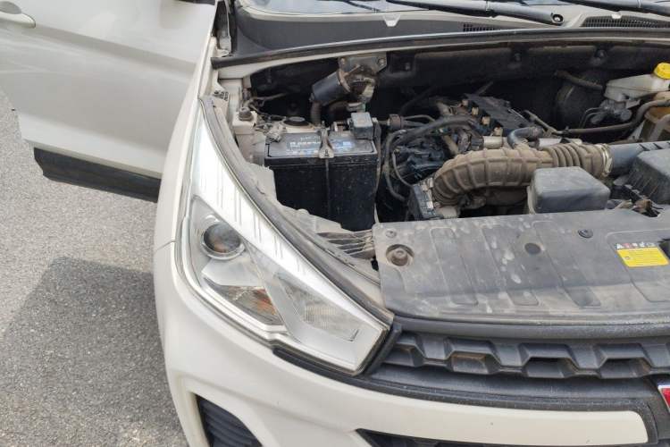 Used Wuling Hongguang S3 2018 1.5L Manual Standard Version China V Standard Engine Bay Right