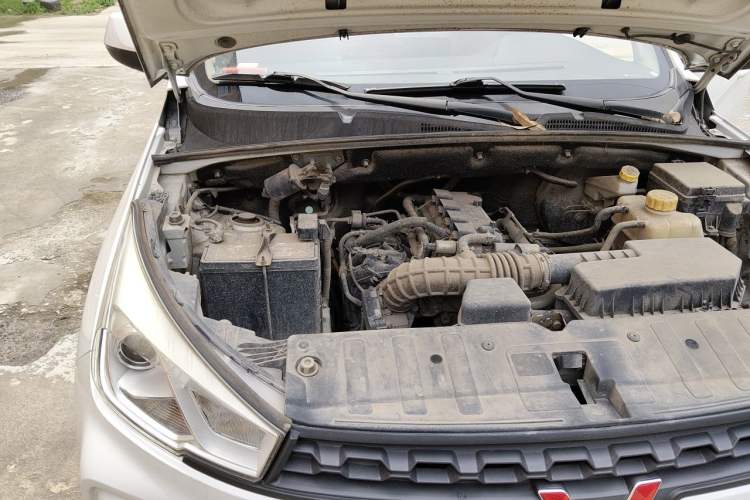 Used Wuling Hongguang S3 2018 1.5L Manual Standard Version China V Standard Engine Bay Right