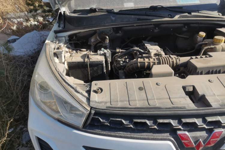 Used Wuling Hongguang S3 2018 1.5L Manual Standard Version China V Standard Engine Bay Right