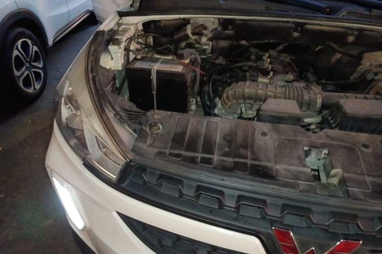 Used Wuling Hongguang S3 2018 1.5L Manual Standard Version China V Standard Engine Bay Right