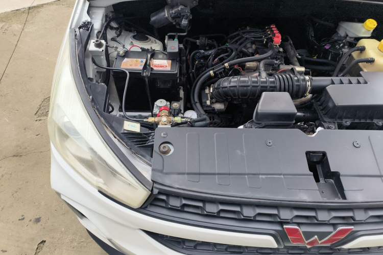 Used Wuling Hongguang S3 2018 1.5L Manual Standard Version China V Standard Engine Bay Right