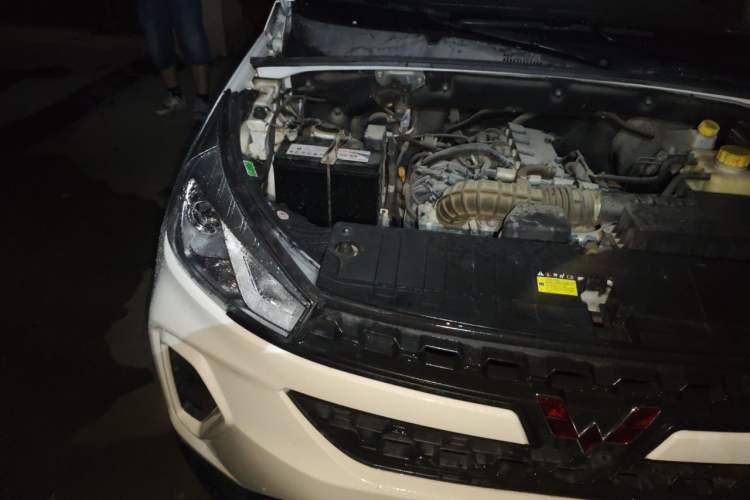 Used Wuling Hongguang S3 2018 1.5L Manual Standard Version China V Standard Engine Bay Right