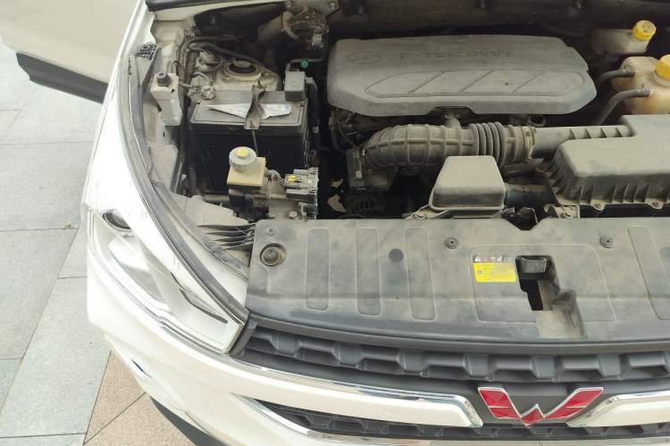 Used Wuling Hongguang S3 2018 1.5L Manual Luxury Model China V Standard Engine Bay Right