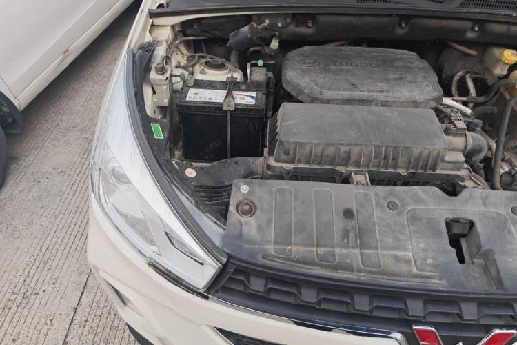 Used Wuling Hongguang S3 2018 1.5T Manual Luxury Model China V Standard Engine Bay Right