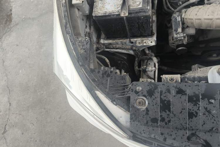 Used Wuling Hongguang S3 2018 1.5L Manual Comfort Model China V Standard Engine Bay Right
