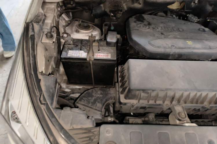 Used Wuling Hongguang S3 2018 1.5T Manual Luxury Model China V Standard Engine Bay Right