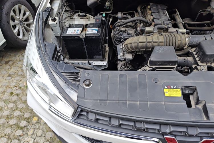 Used Wuling Hongguang S3 2018 1.5L Manual Standard Version China V Standard Engine Bay Right